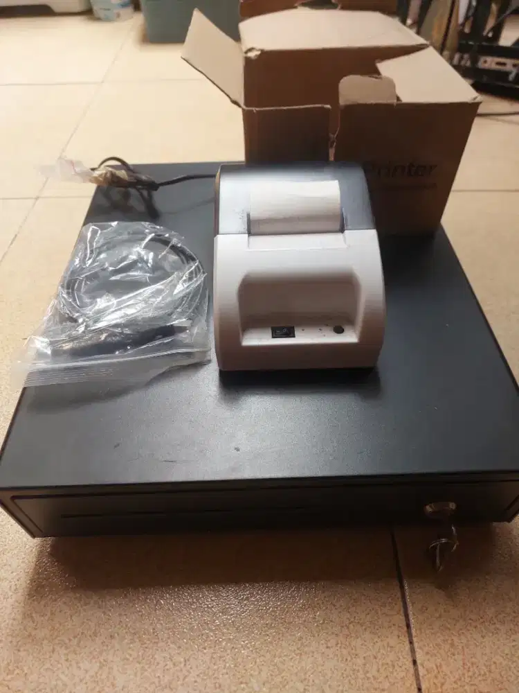 Laci uang dan printer
