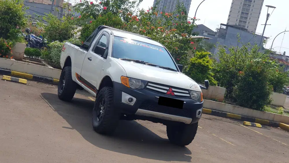 [4x4] Mitsubitshi Triton Strada GLX/HDX 2.8 Single Cabin MT 2013/2014