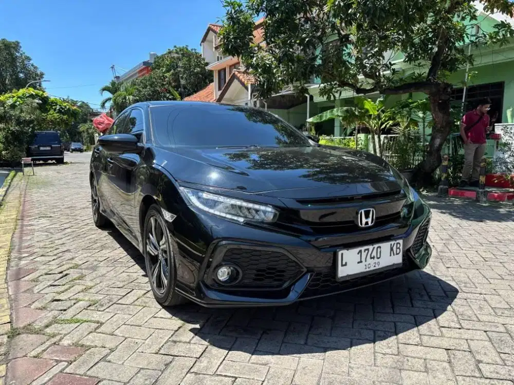 CIVIC 1.5 E HATCHBACK AT 2018 - 2019 HITAM