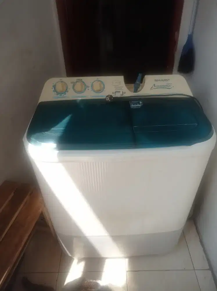 Mesin cuci merk SHARP AQUAMAGIC 9kg
