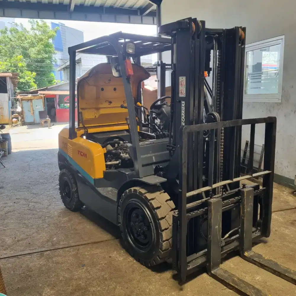 Forklift tcm 3 ton trilift