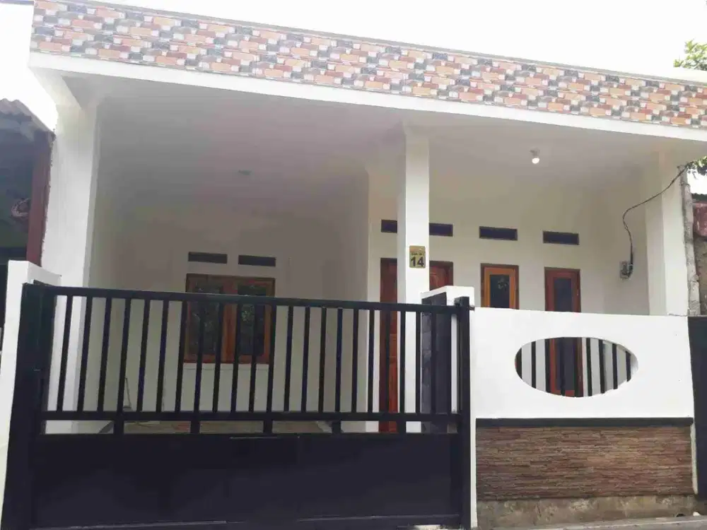 JUAL RUMAH MEATLAND TRANSYOGI ALTERNATIF CIBUBUR SHM RAPI SIAP HUNI