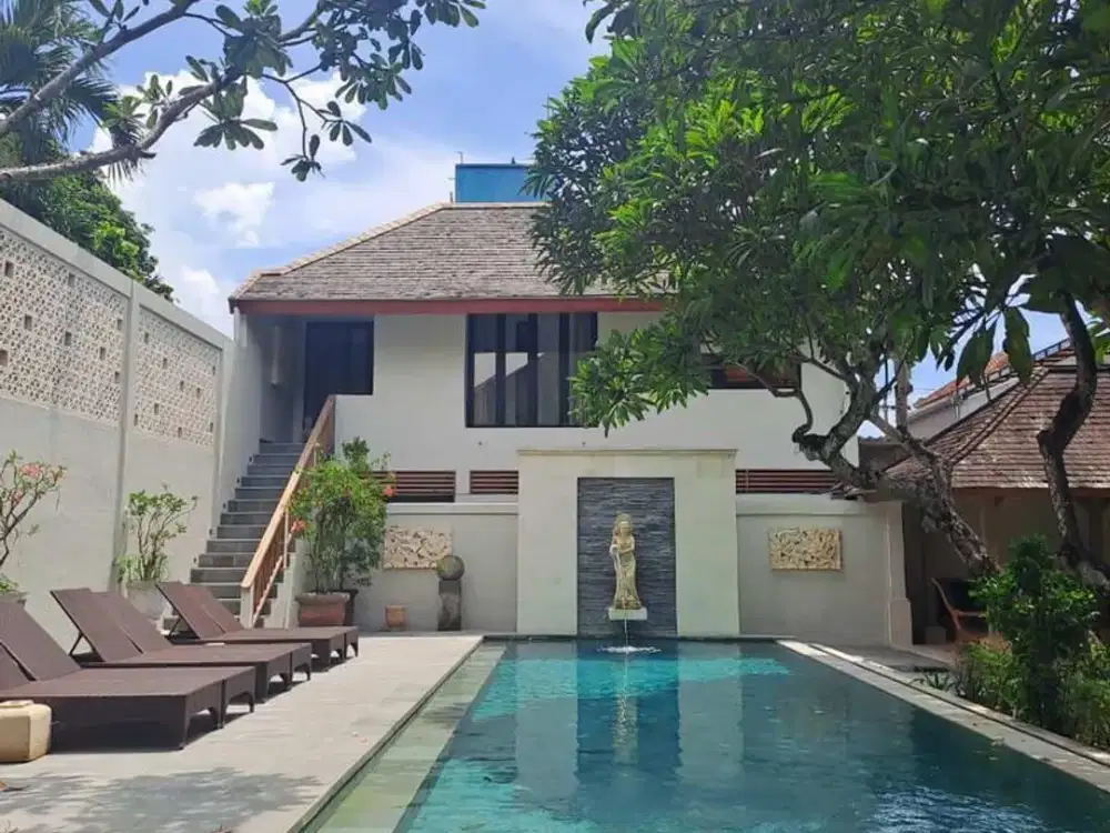 Freehold 4-Bedroom Villa in Batubelig, Seminyak