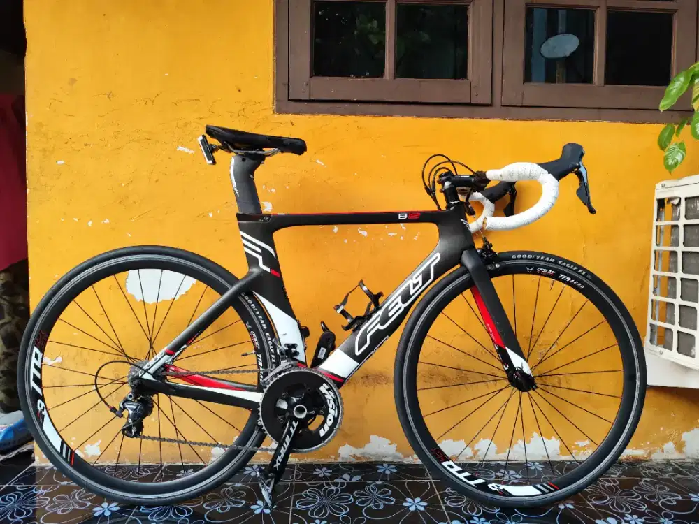 ROADBIKE / TT BIKE FELT B12