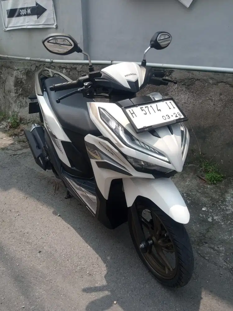 Vario 125 CBS ISS keyless 2023 Putih