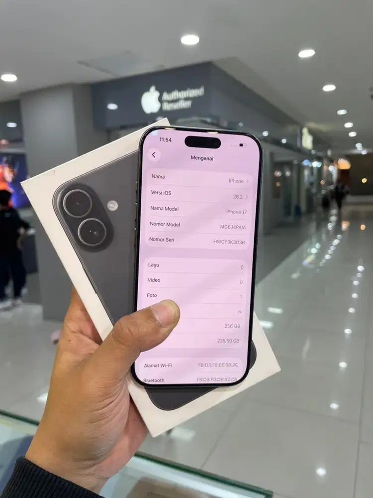 iphone 17 256 gb black open box