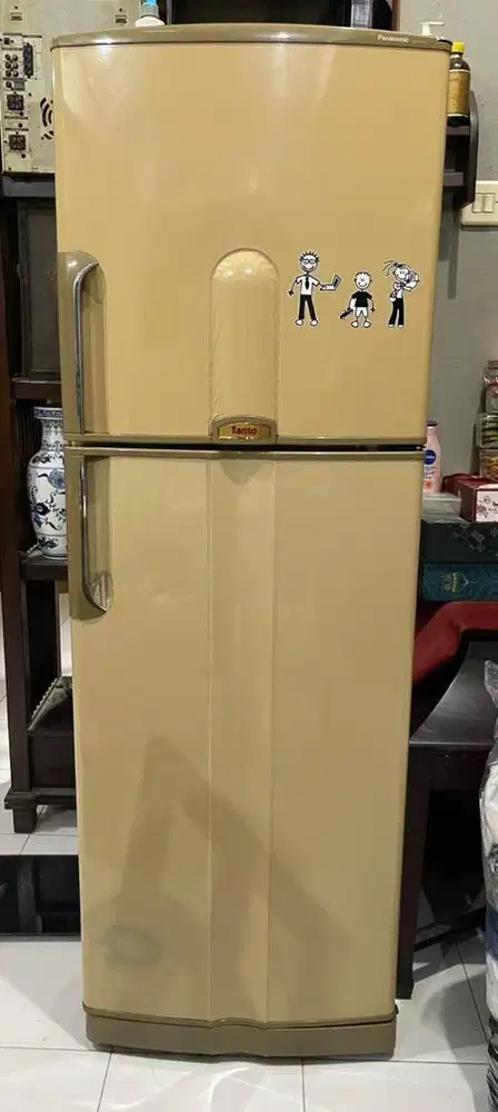 Kulkas panasonic 2 pintu