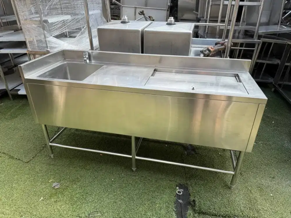 SINK ICE BIN

Ukuran 180x60x84
Ukuran sink 40x45x30, ice bin 65x45x30