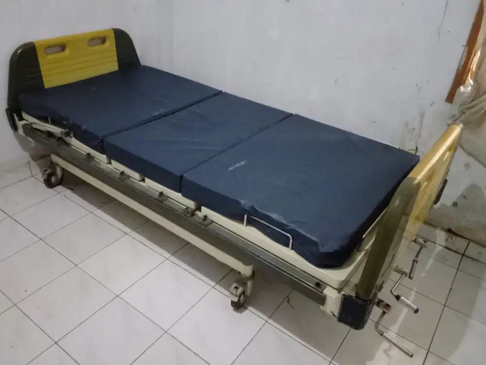 Tempat Tidur Pasien