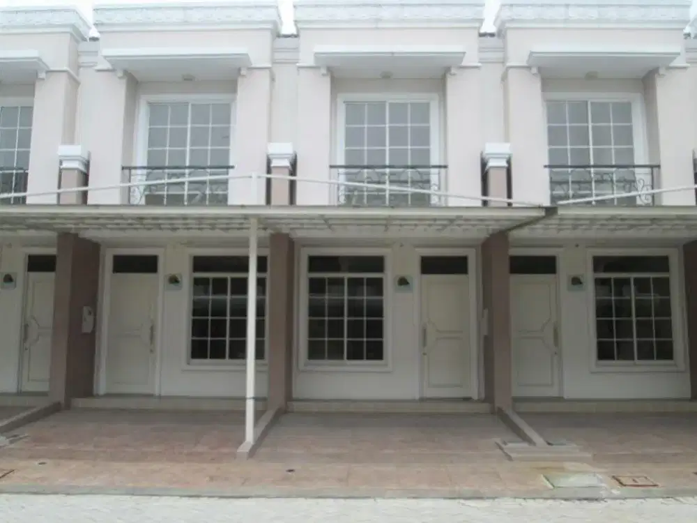 Disewakan Rumah West Europe 4x12m Green Lake City Rapih siap Huni