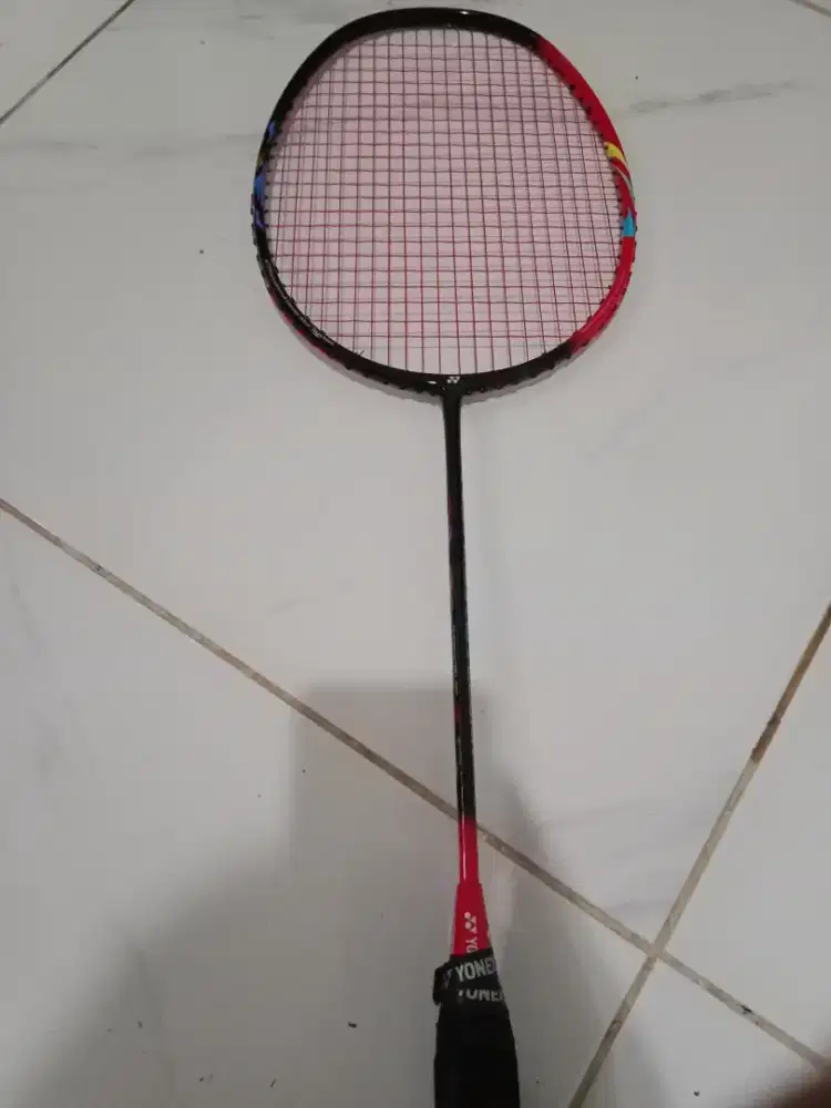 Raket yonex astrox 01