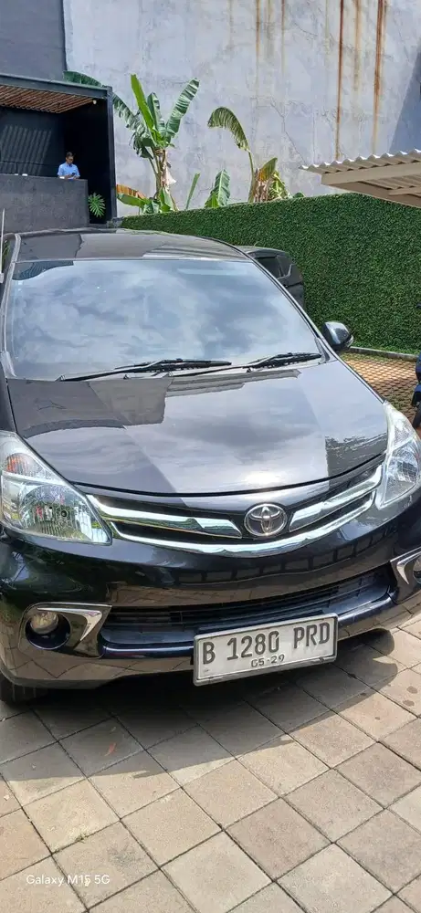 MOBIL TOYOTA AVANZA G M/T 1.5  WARNA HITAM METALIK