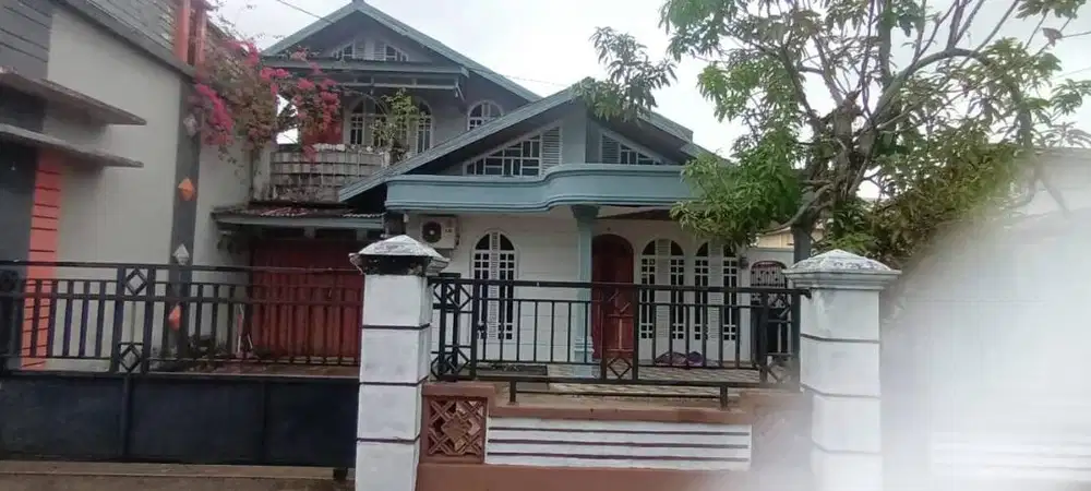 Disewakan Rumah Strategis Jl. Sultan Abdurrahman / Jl. Uray Bawadi