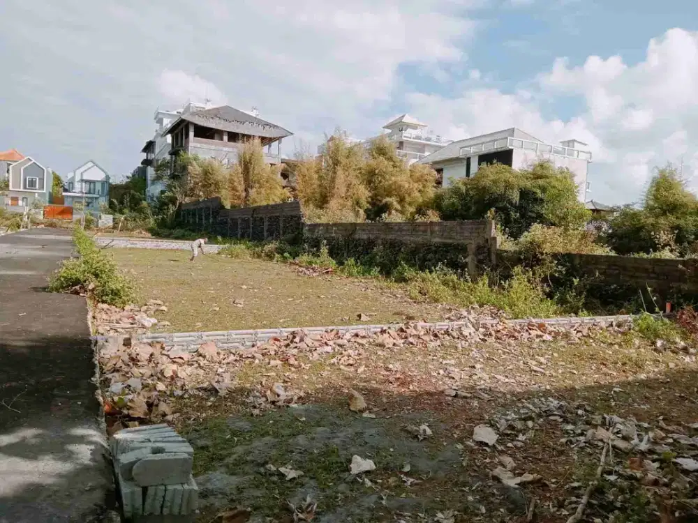 Tanah zona pemukiman dekat beranda bukit goa gong