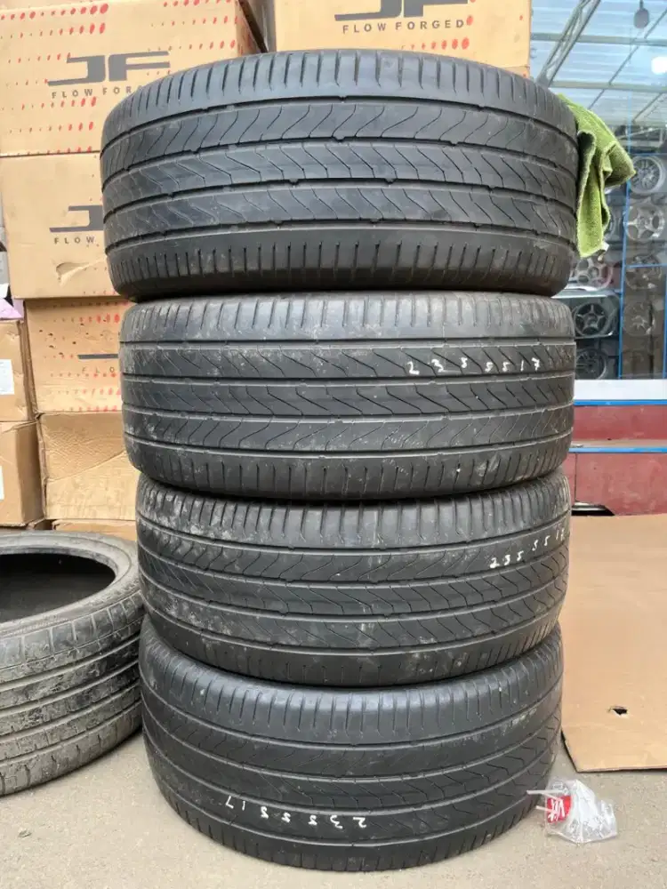 Ban continental 235/55 R17 kondisi 80% tahun 2021 4pcs