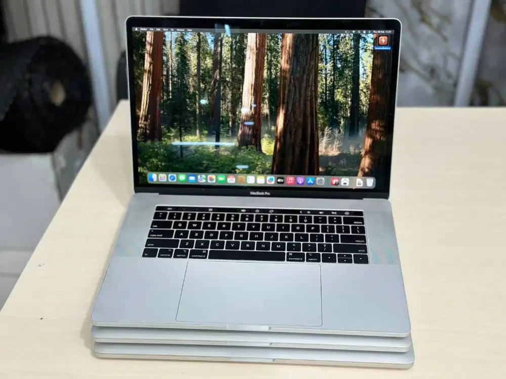 APPLE MACBOOK PRO TOUCHBAR 15INCH 2019 CORE I7 2.6GHZ 16GB/500GB *REC