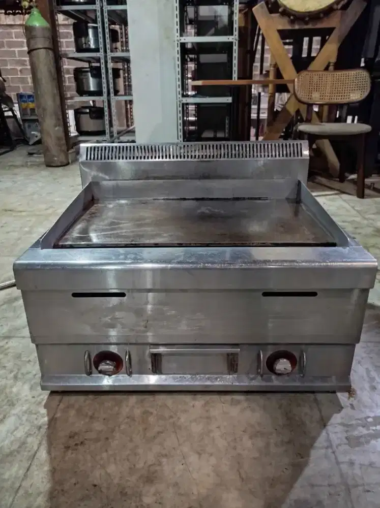 Kompor teppanyaki UK 76×65×38

Hrg 2,5jt