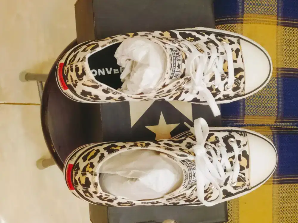 Selling CONVERSE SHOE