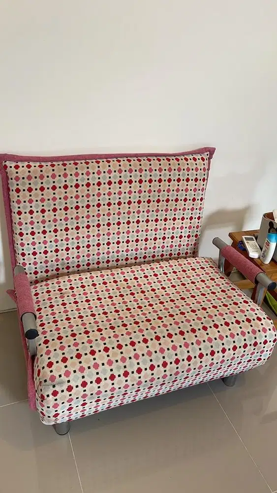 KURSI IKEA [BISA JADI TEMPAT TIDUR]