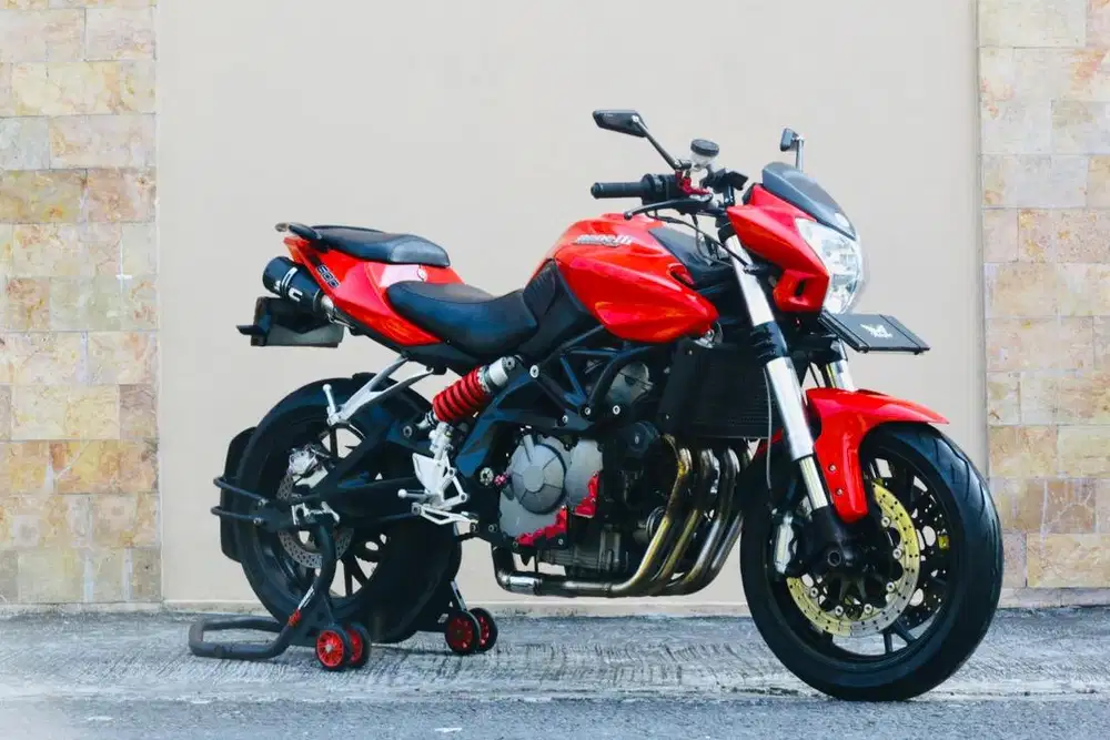 Benelli 600 like new zx25R er6n KTM Duke390 v-stroum