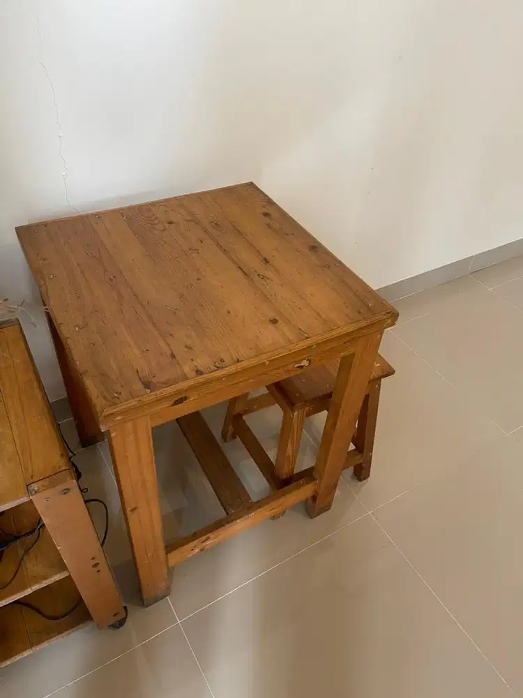 MEJA KURSI KAYU SATU SET