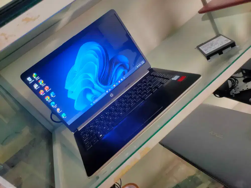 Laptop hp core i5 RAM 8Gb dual VGA