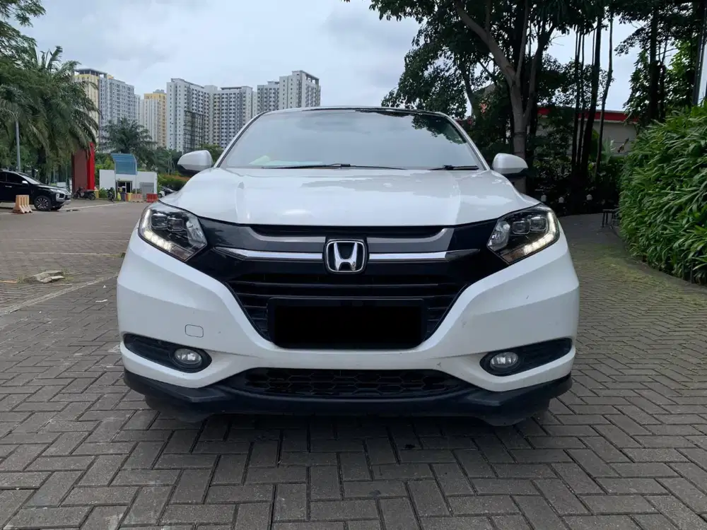 PROMO TERMURAH HONDA HRV PRESTIGE 1.8 AT MATIC 2017 PUTIH