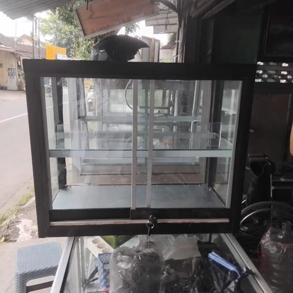 Etalase Alumunium Coklat