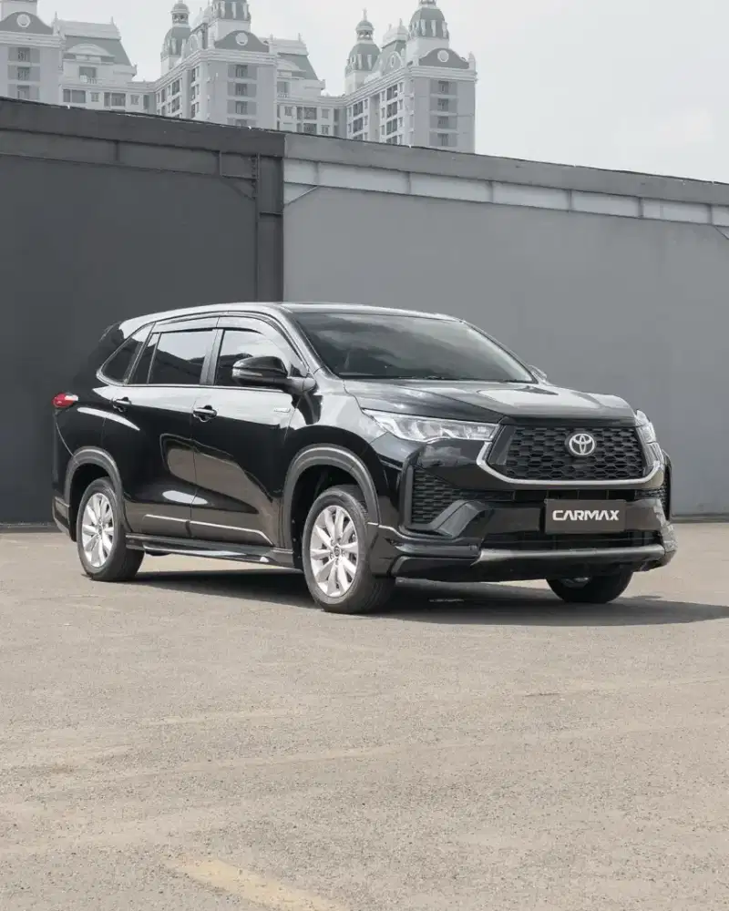 Toyota Kijang Innova Zenyx V Modellista 2025 Hybrid Hitam