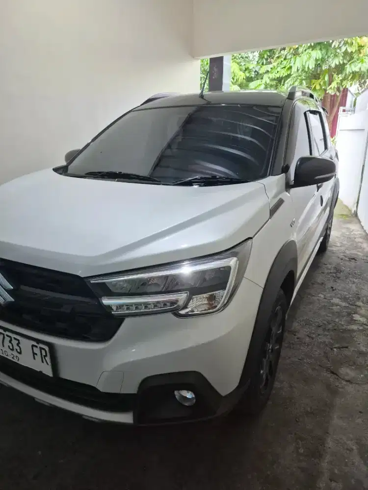 XL 7 alpha hybrid manual two tone