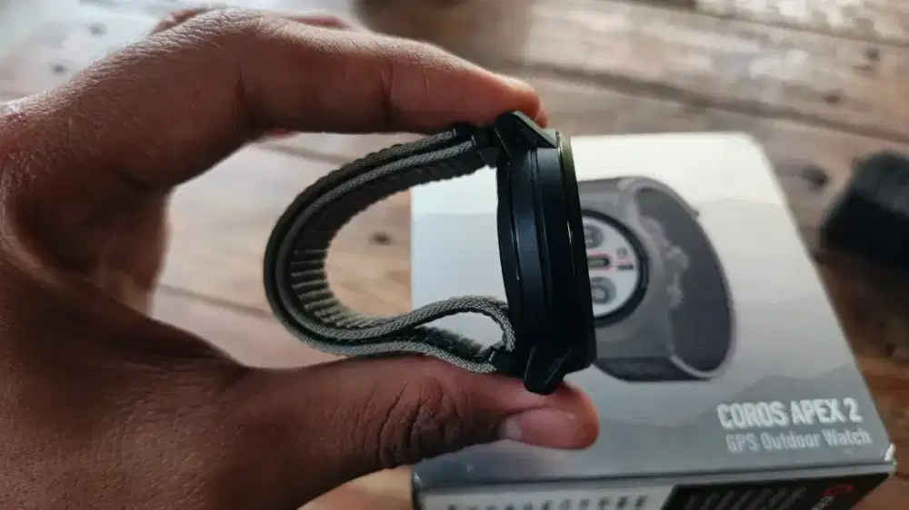 Jam tangan Outdoor COROS APEX 2