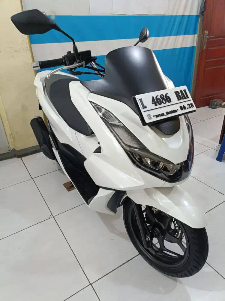 Ready stok HONDA PCX NON ABS 160 2023 BISA KREDIT PUTIH ALBINO