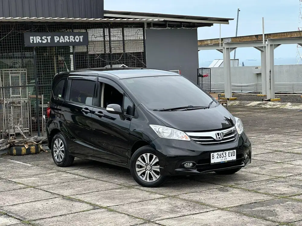 TERMURAH !! Dp25jt FREED E SD AT MATIC 2014 SIAPA CEPAT KM94rb LOW!!