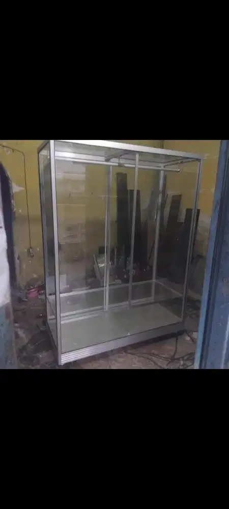 Etalase Gantungan Baju Baru