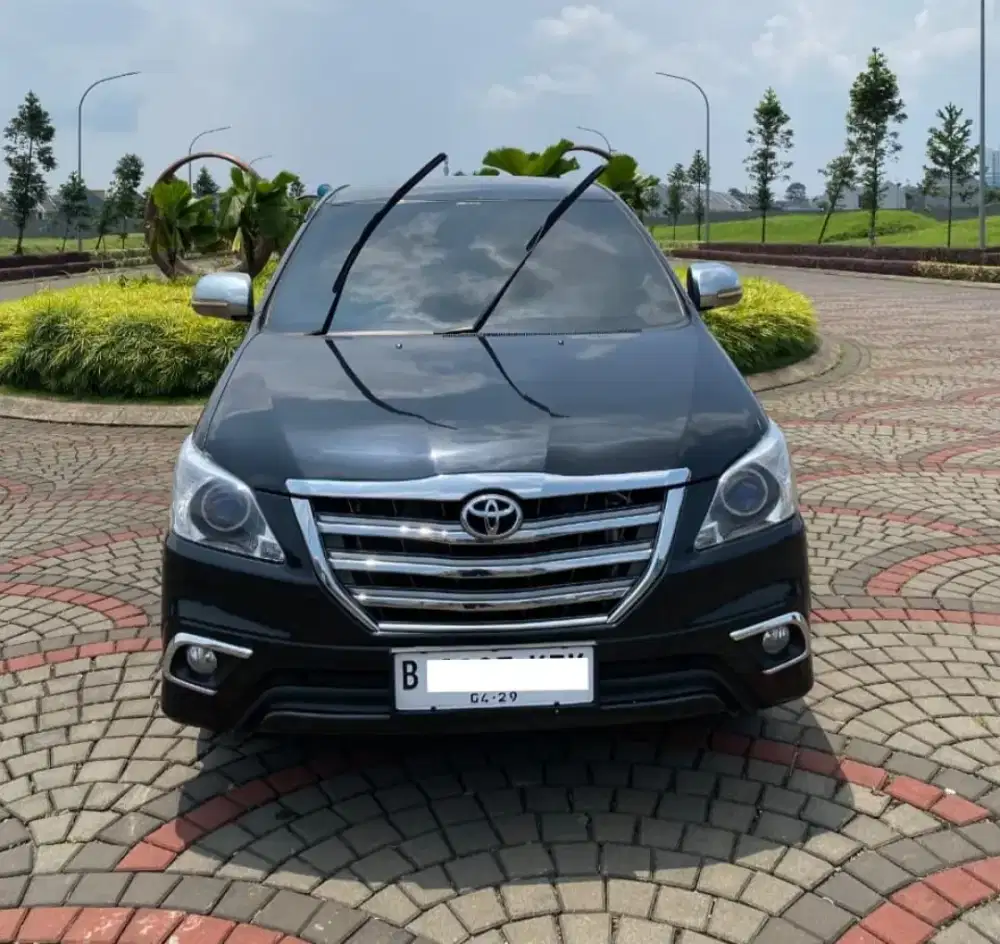 Toyota Innova G manual Bensin 2014 hitam ganjil