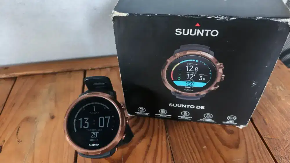 Jam Tangan Suunto D5
