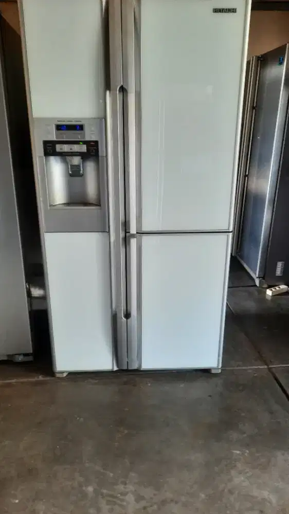 kulkas hitachi 3 pintu