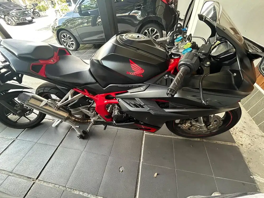 Jual Honda CBR 250RR akhir 2020 black doff / red chassis super