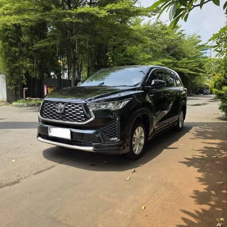 2025 Toyota Innova Zenix V Hybrid Modellista KM 11000