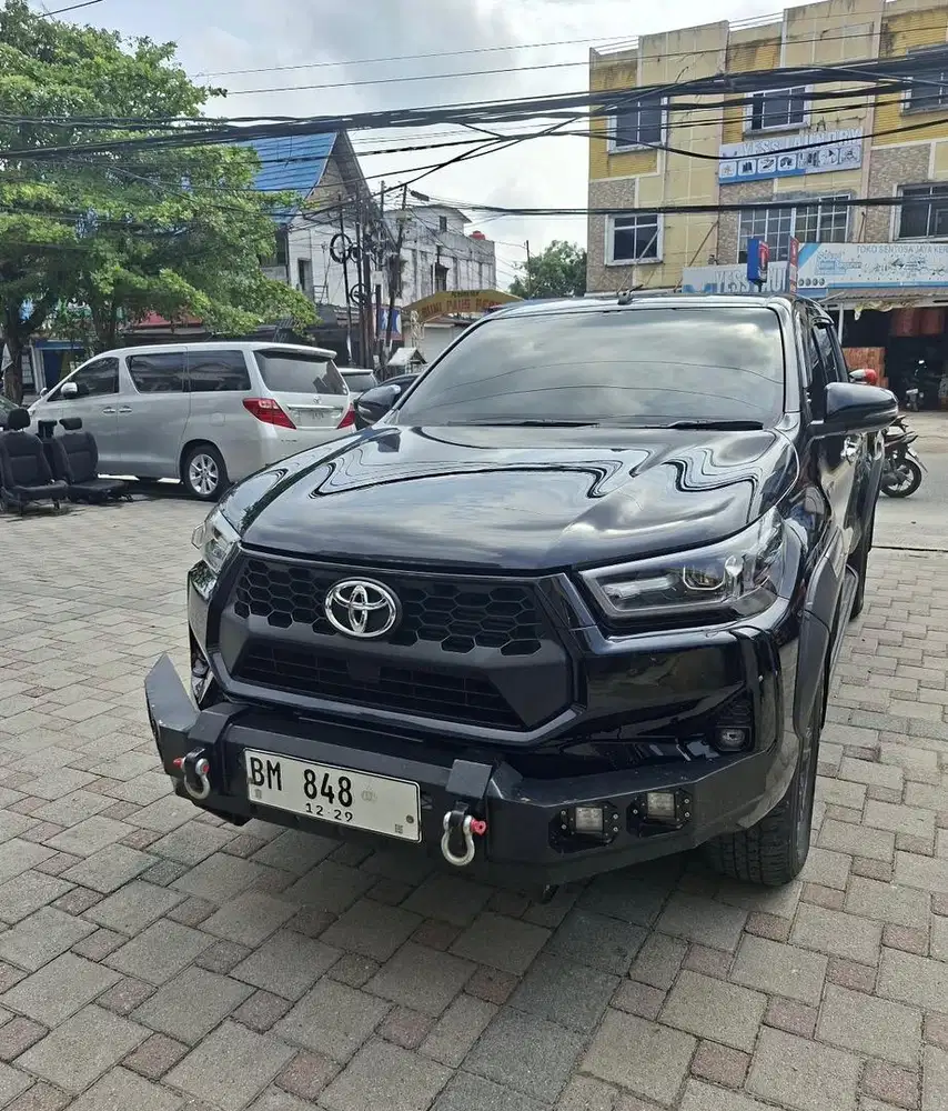 HILUX V 4X4 2024 Automatic Km 26 Ribu Full Acecoris
