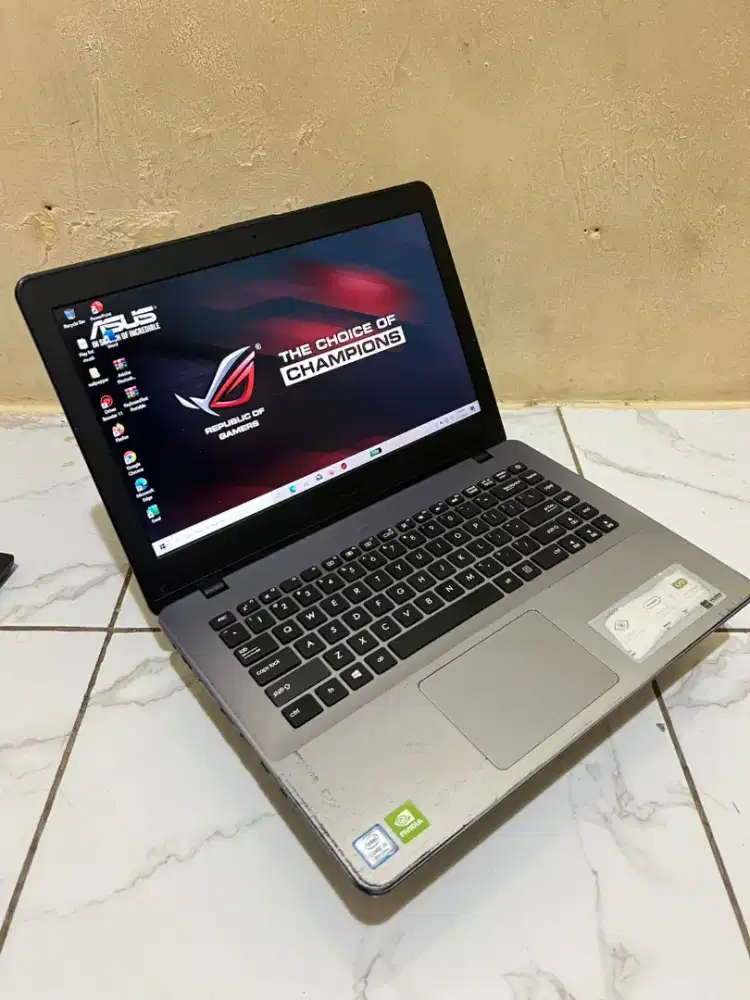 Laptop Asus VivoBook X442UF