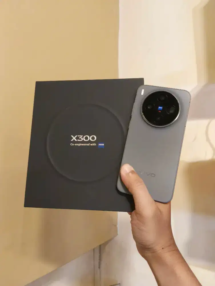 Jual Vivo X300 Second Ram 12/256Gb Mulus Likenew Garansi Aktif Panjang