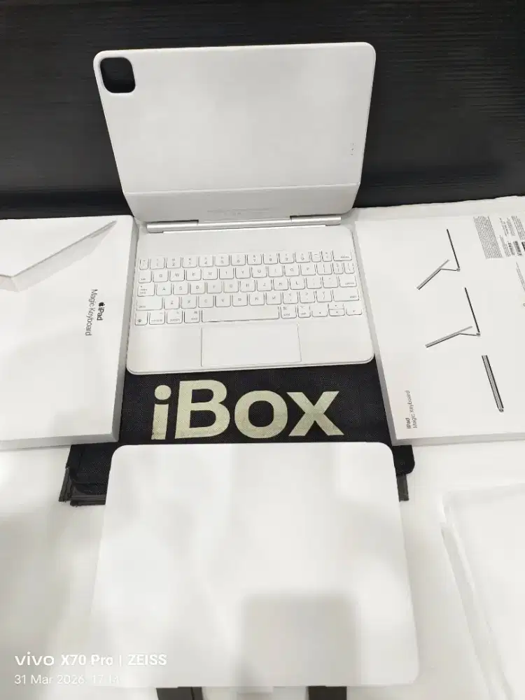 Apple Magic keyboard 11-inch untuk ipad pro  M2, m1, 2020,2018 dll