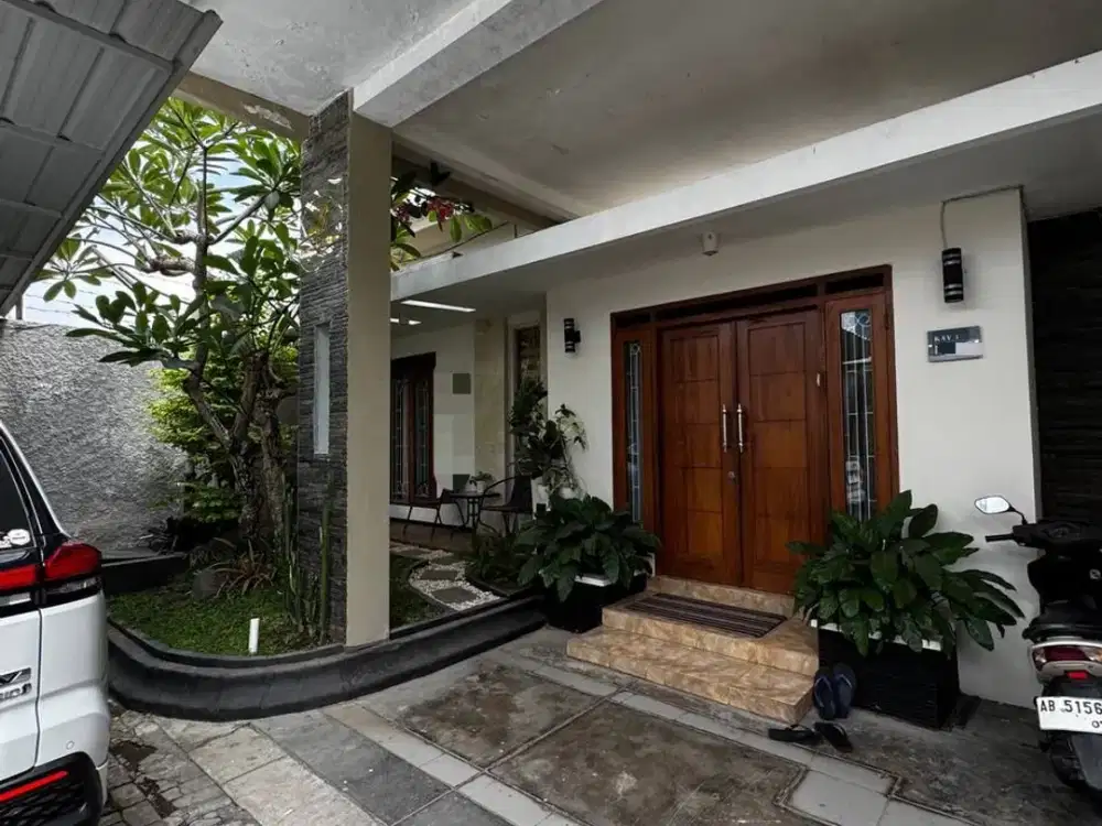 Di jual cepat rumah bagus di dalam perumahan grand tlogoadi