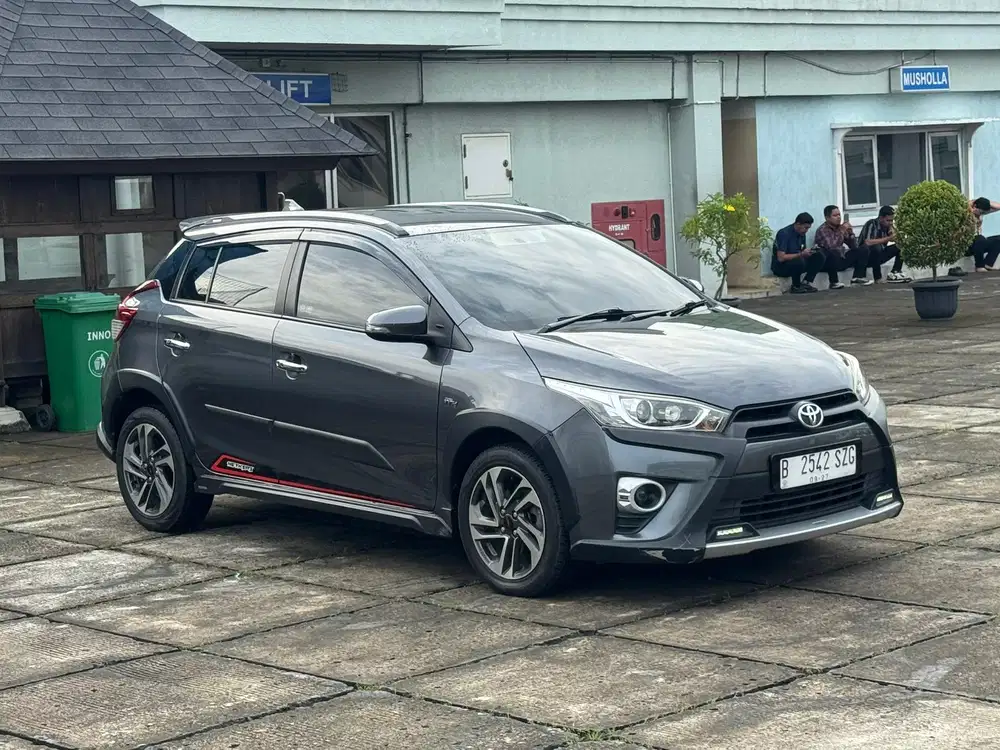 PALING MURAH !! Dp 10jt YARIS S TRD HEYKERS 2017 SIAPA CEPAT !! Km110