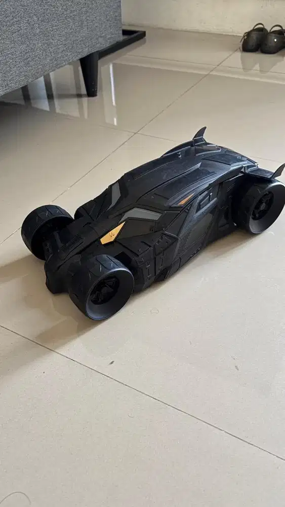Batmobile mobil batman besar