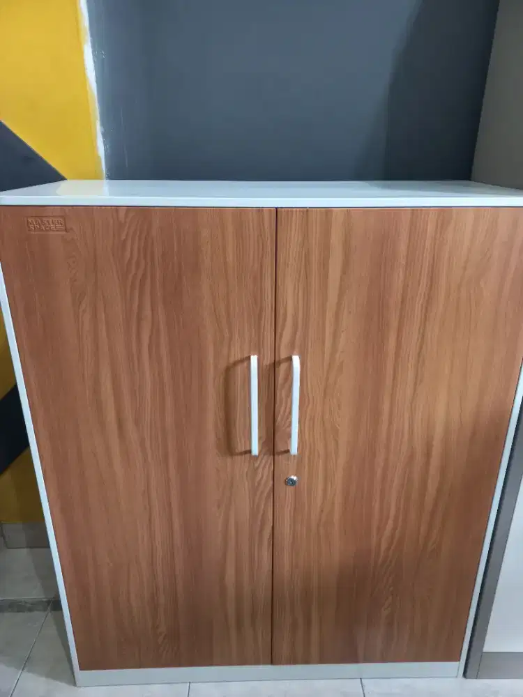 Lemari kabinet 2 Pintu Informa
