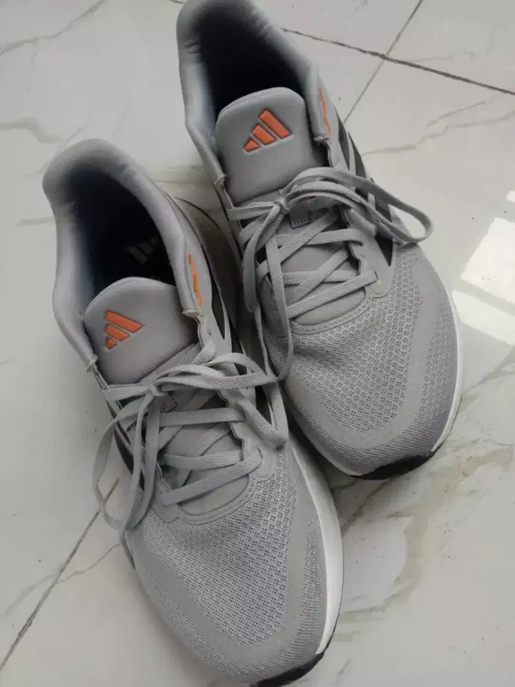 Sepatu ADIDAS kondisi 99%