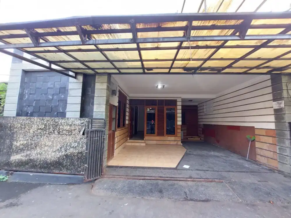 Dijual Rumah Asri Nyaman di Ciputat Dekat Pasar