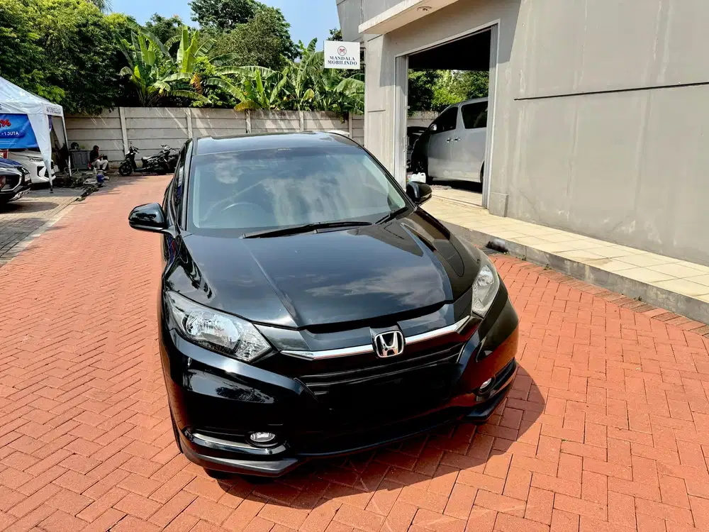 Honda HRV 1.5 e 2018 AT black metallic